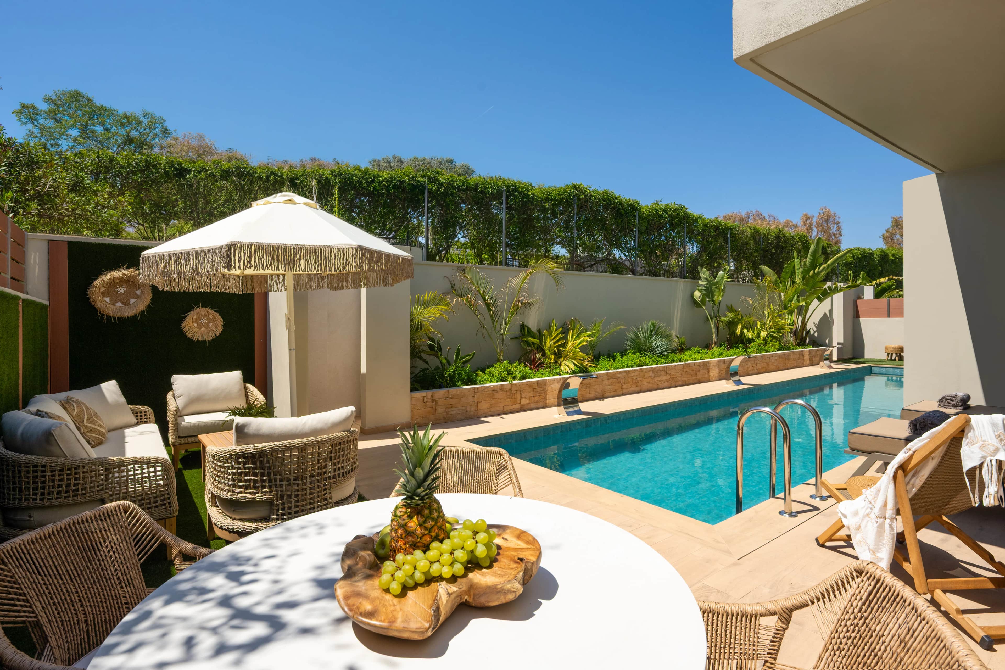 Oasis Luxury Suites-River Corner Swim-Up Suites — photo 2