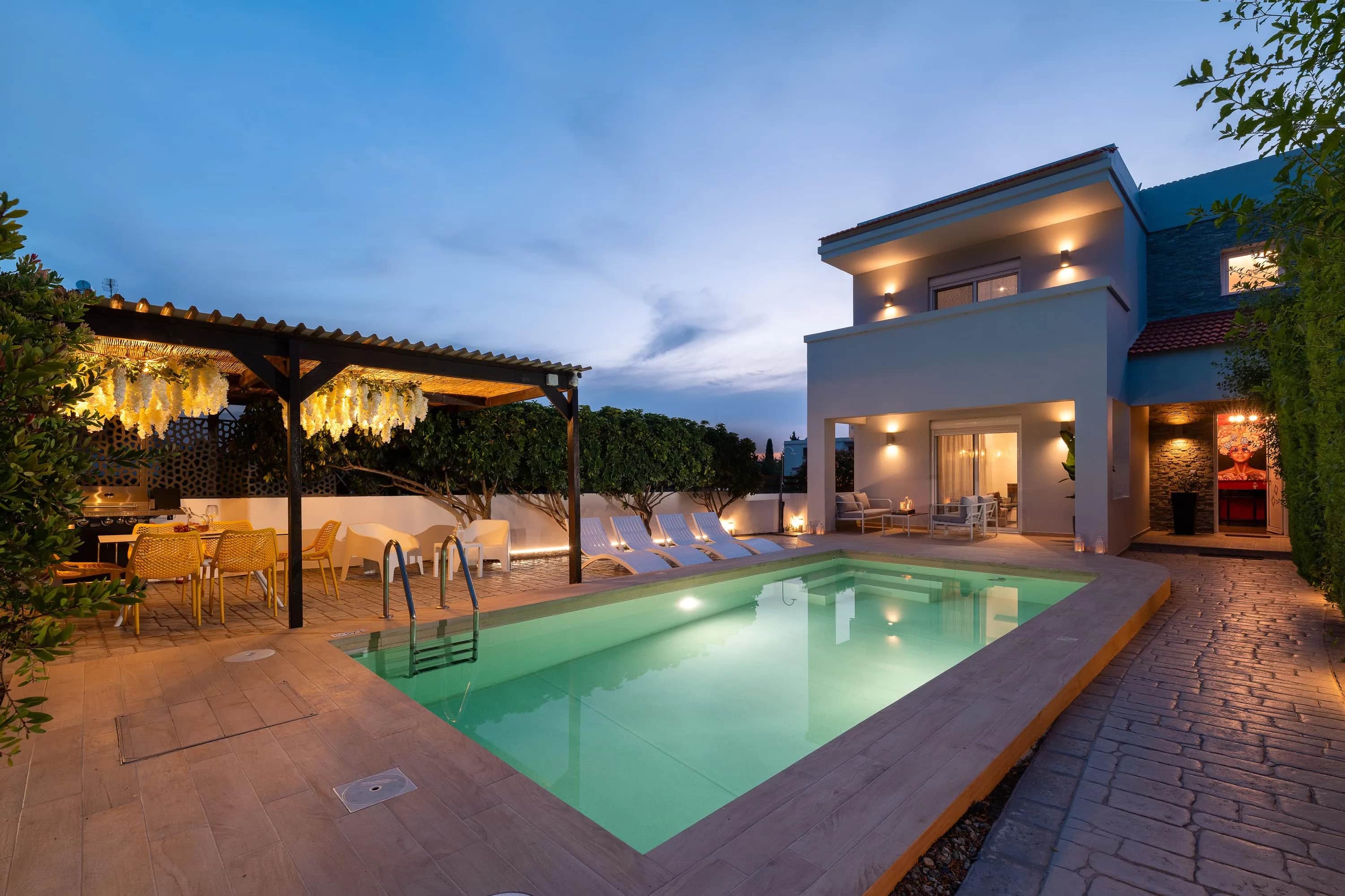 Niovis Villa — photo 1