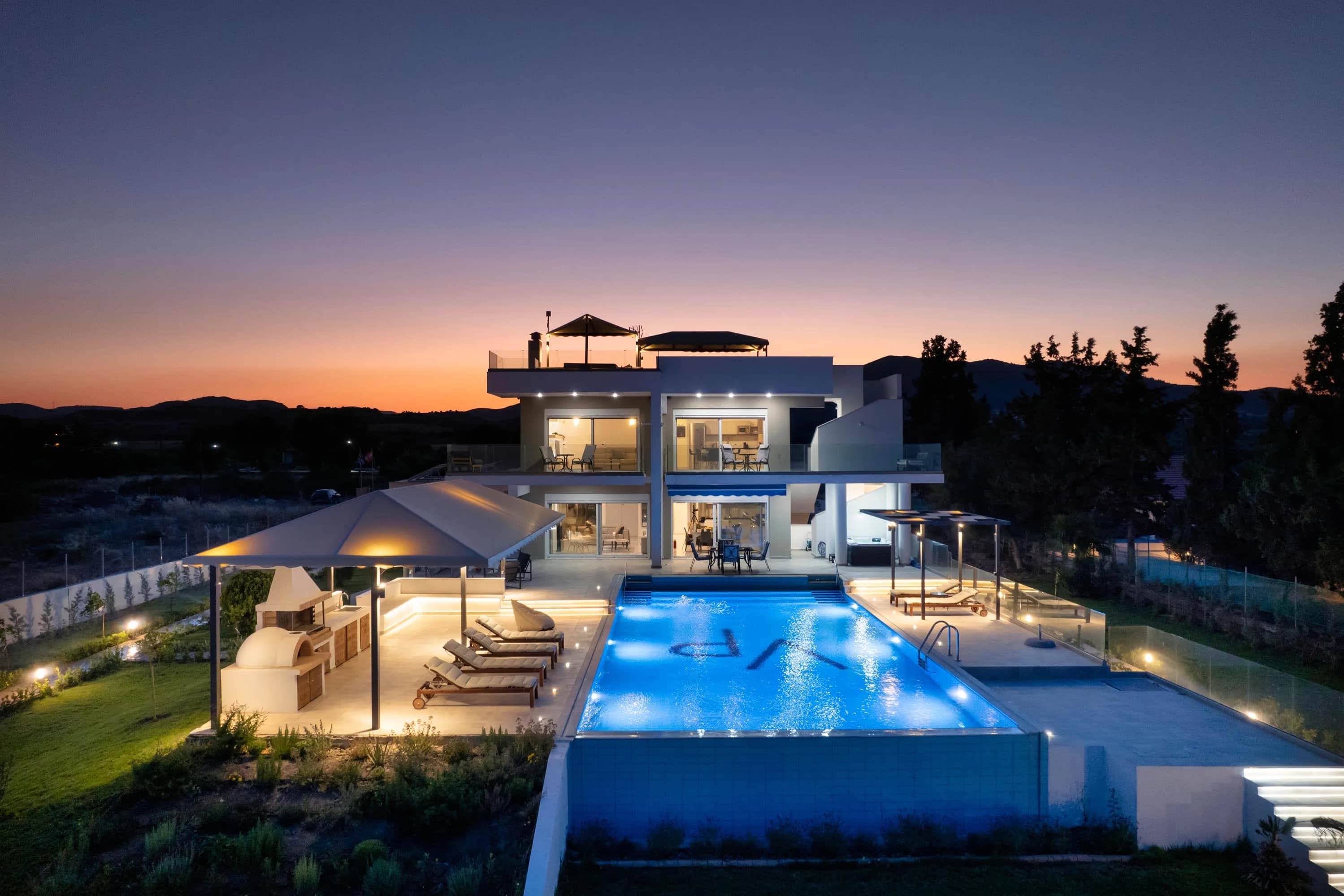 Viviane Paulos Villa — photo 1
