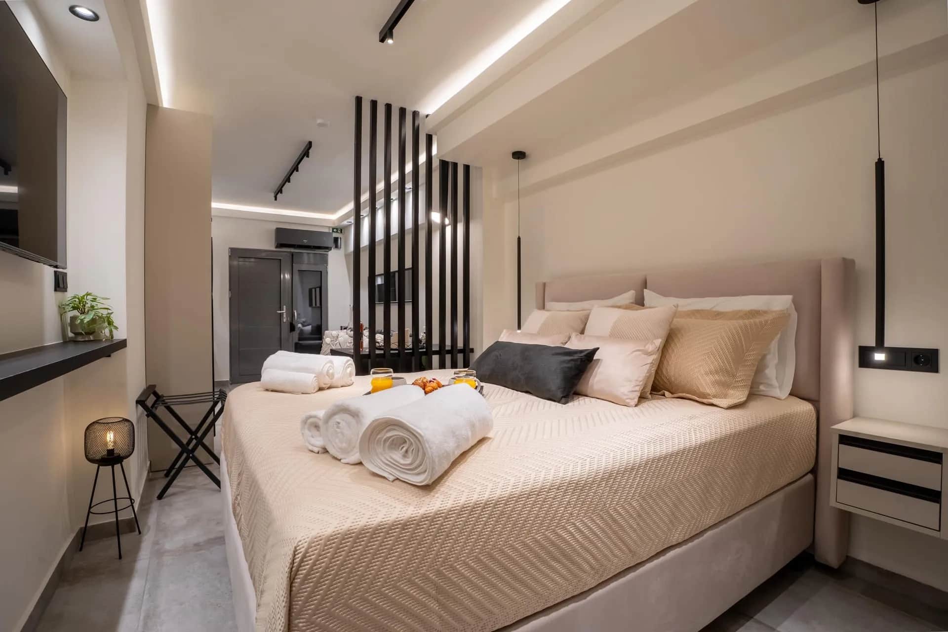 Monte Smith Luxury Suite 1 — photo 1