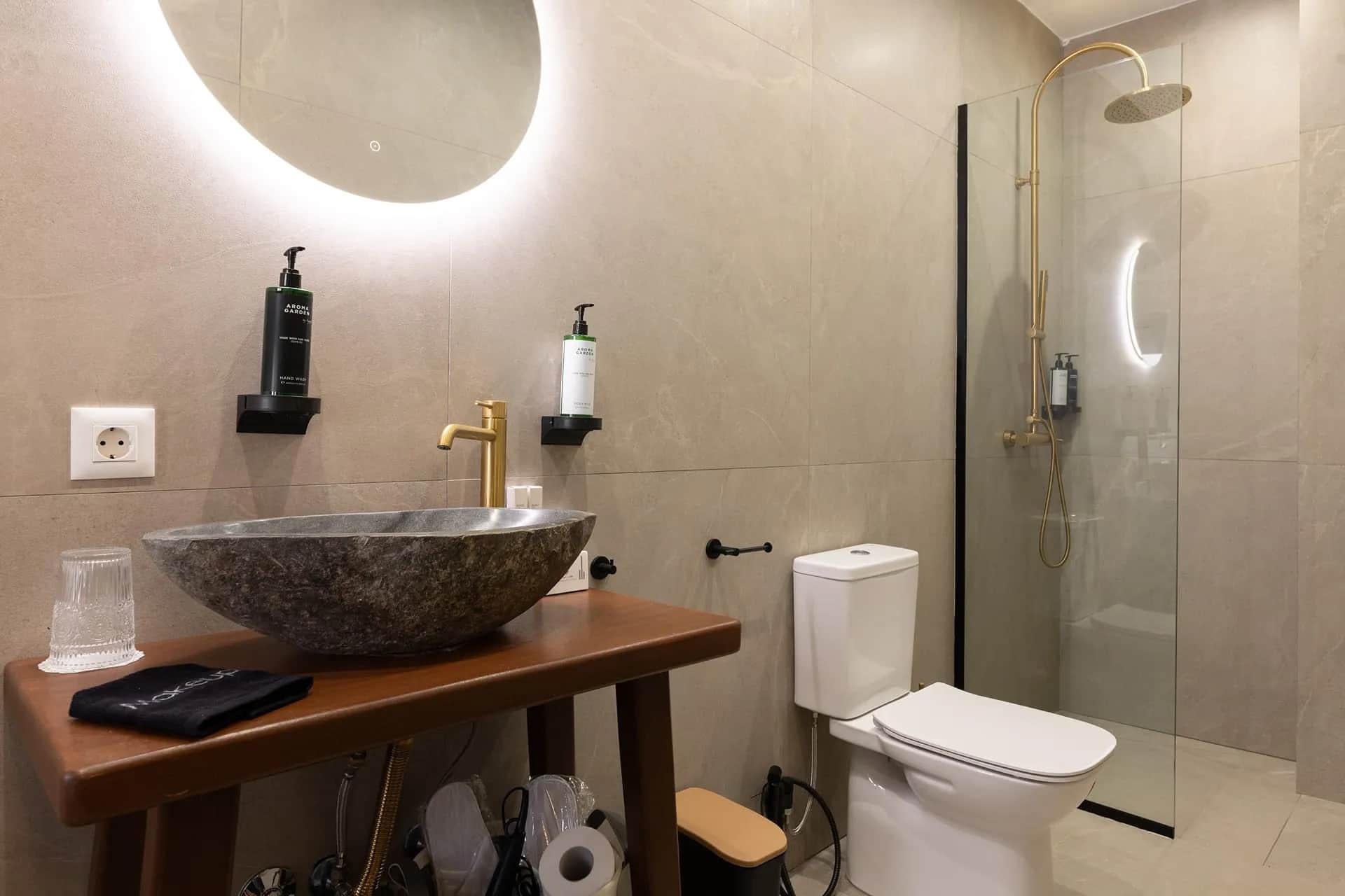 Jivaeri Luxury Suites - Kallipateira Suite — photo 4
