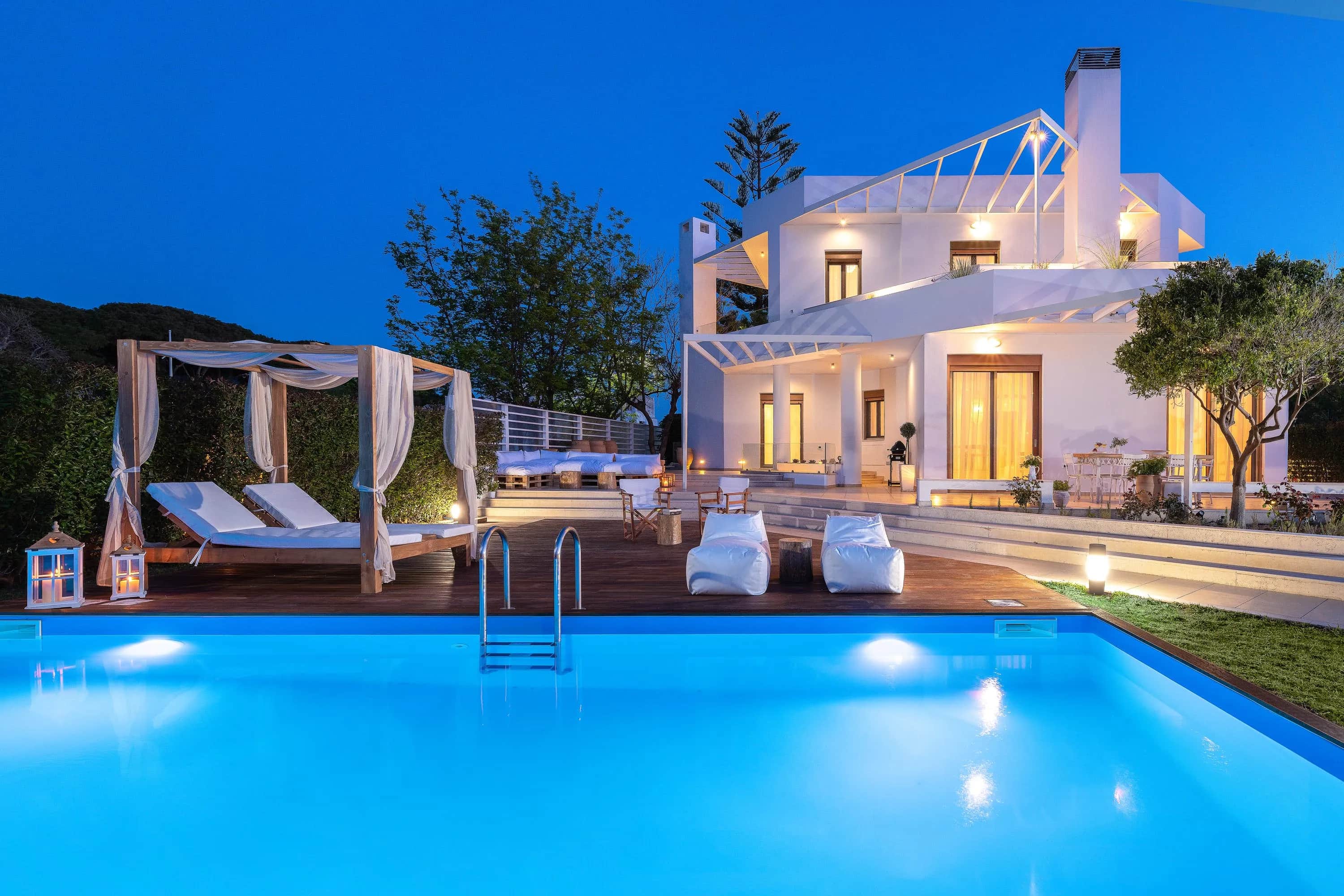 Love White Villa  — photo 1