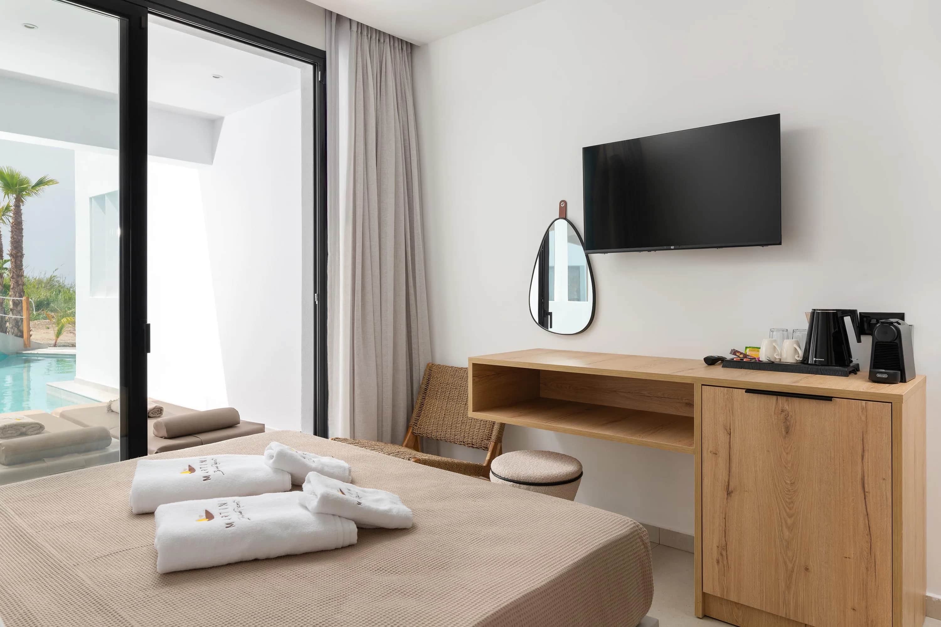 Suite with Sharing Pool - Martini Boutique Resort — photo 4