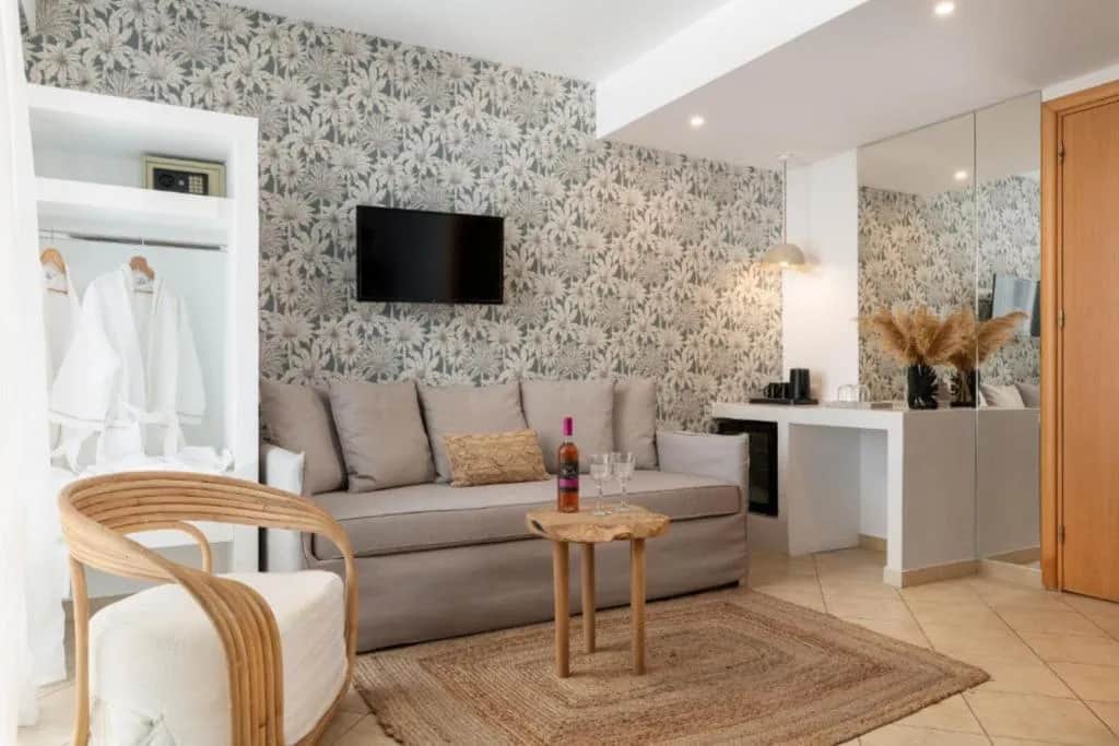 Luxury Quadruple Room - Diana Art Boutique Hotel, Rhodes City
