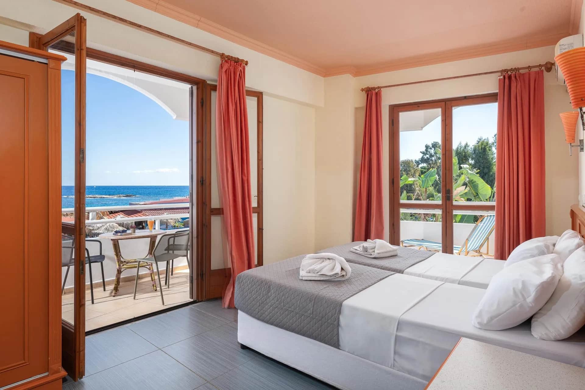 Aquarius Beach Hotel — photo 1