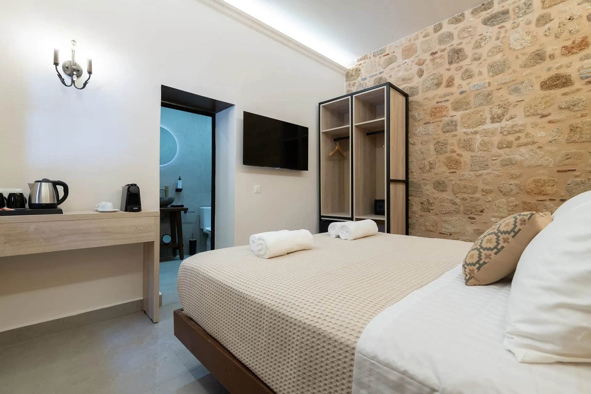 Jivaeri Luxury Suites - Diagoras Suite — photo 3