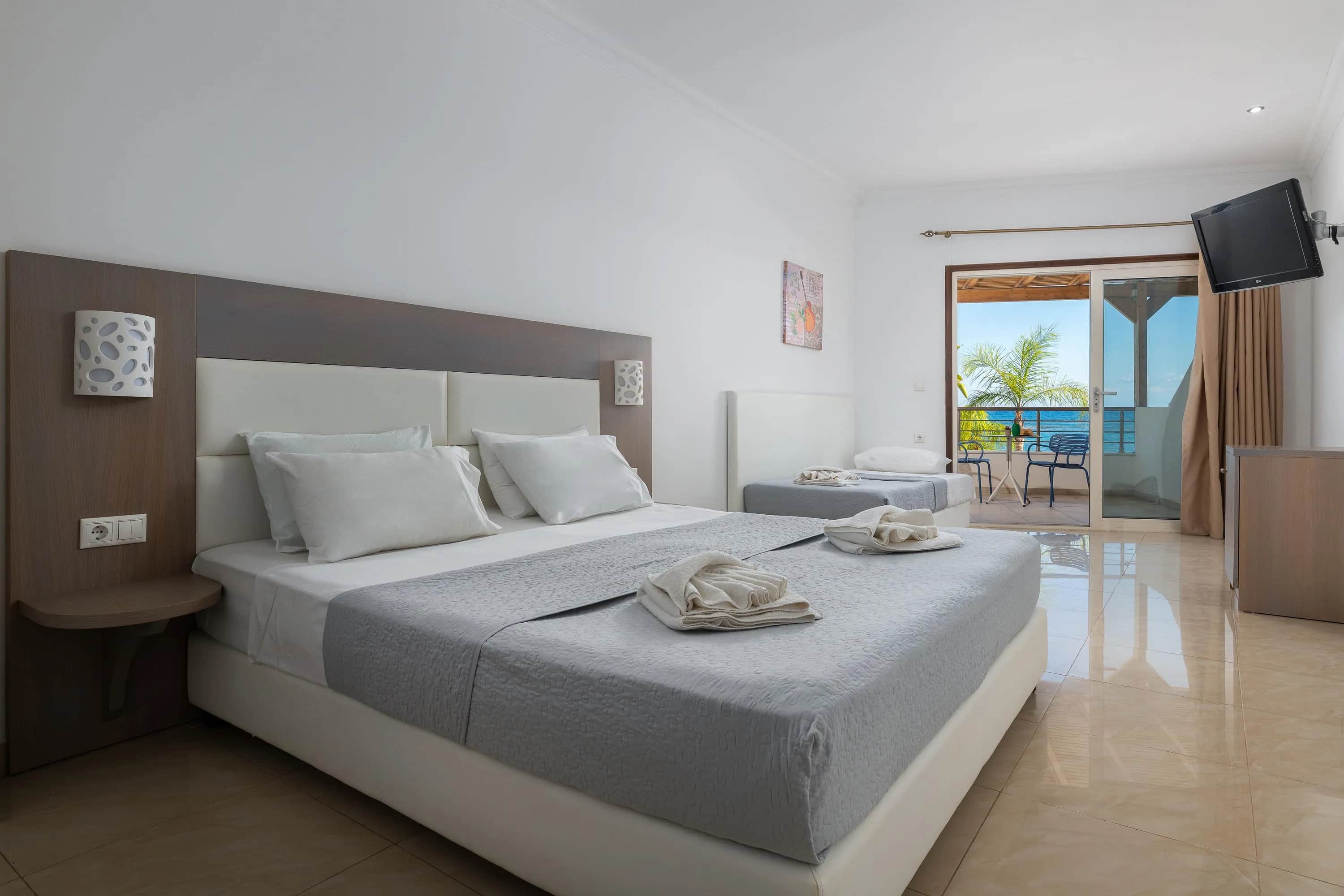 Beach Front Sea View - Aquarius Beach Hotel — photo 1