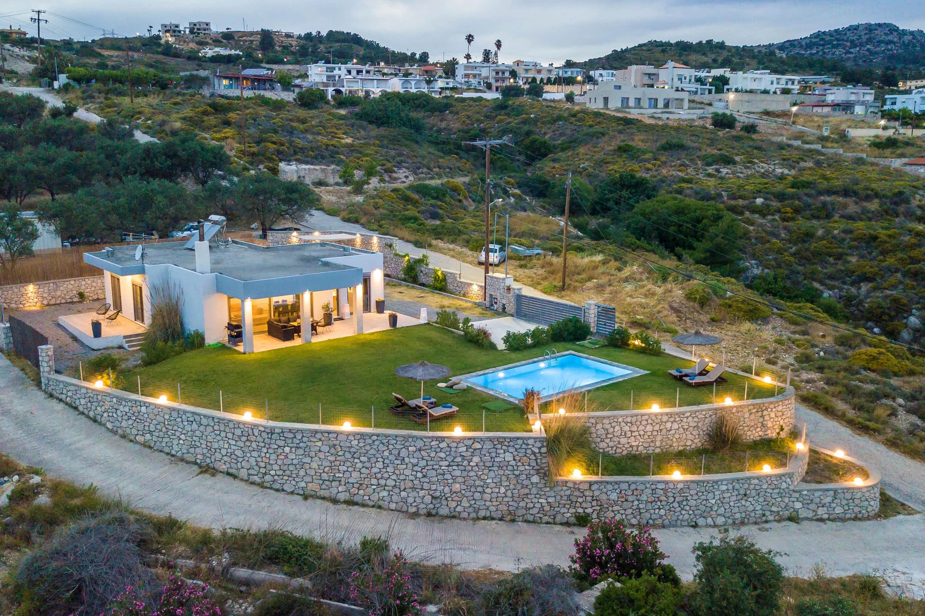High View Villa — photo 1