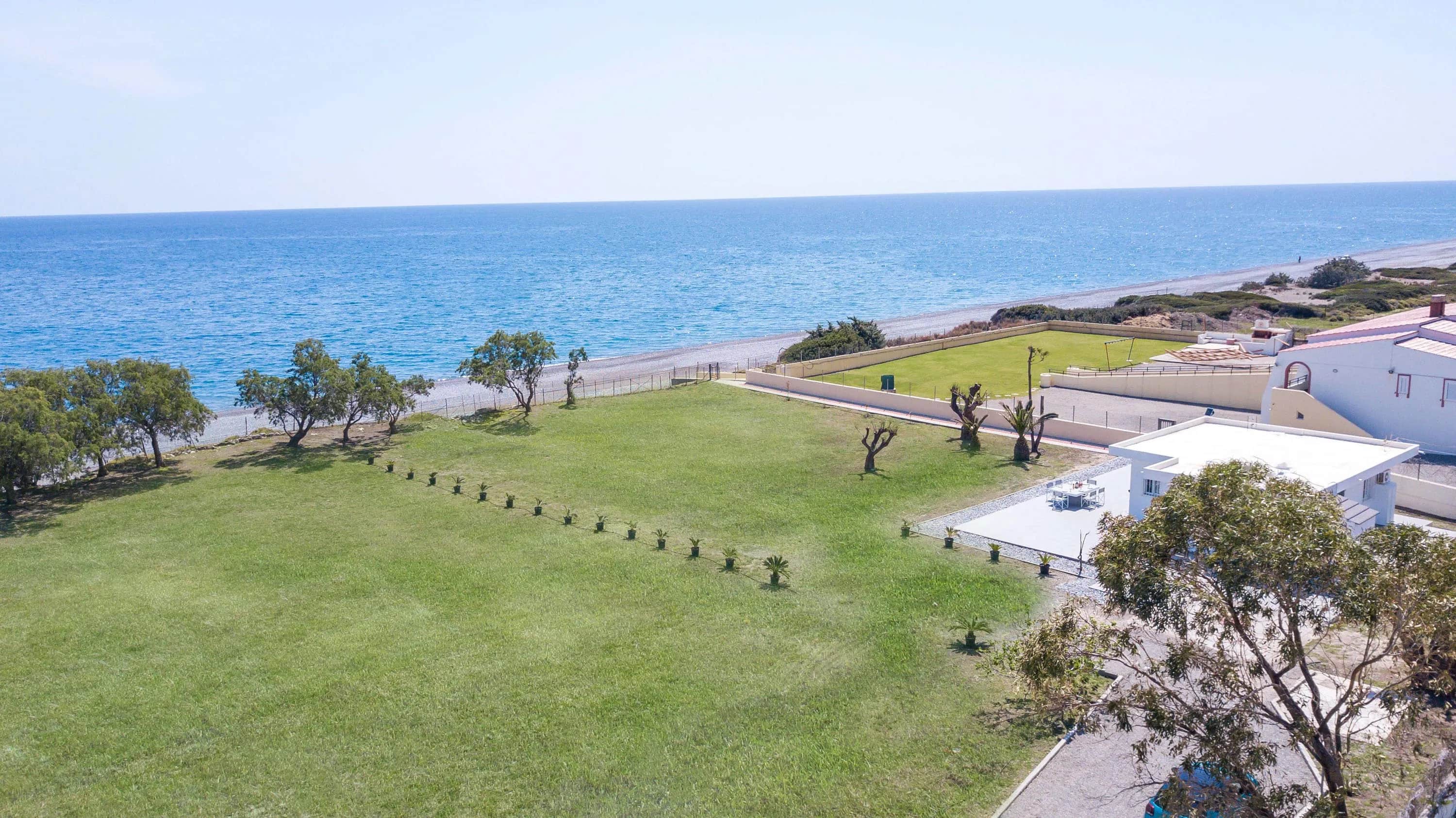 Celini Beach House — photo 1