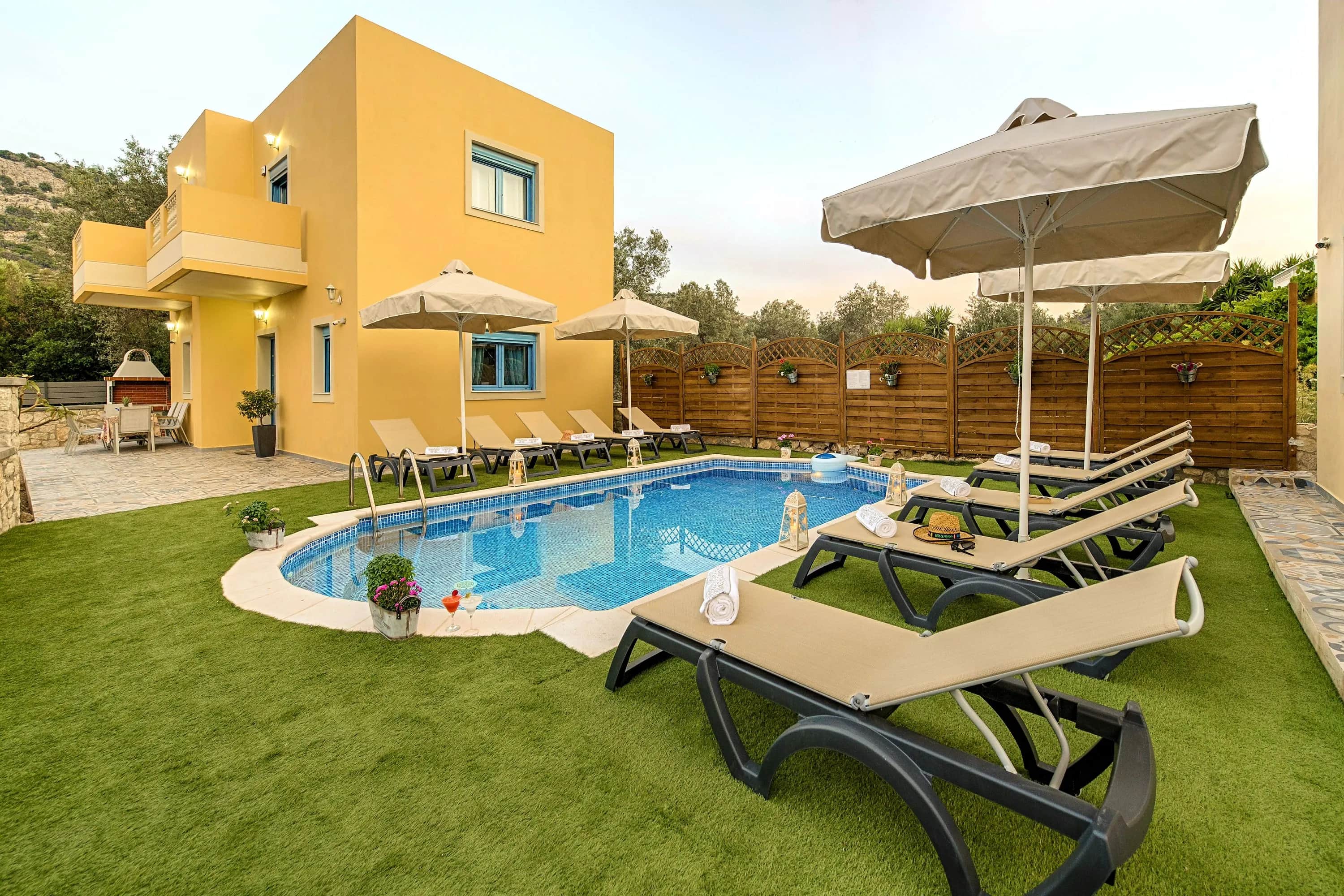 Retro Villas - Deluxe Villa with Pool — photo 1