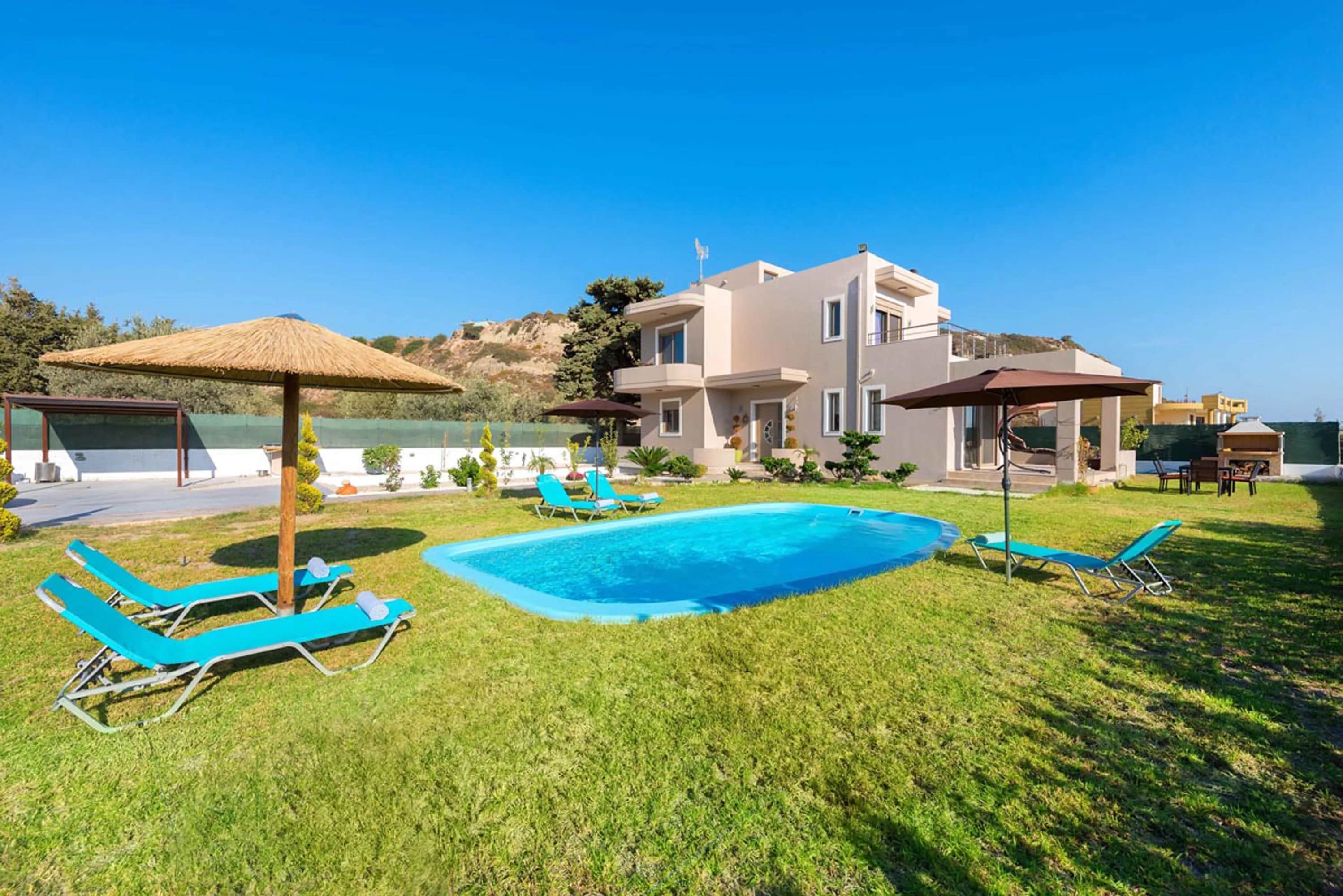 Aelia Luxury Apartment with swimming pool — photo 1