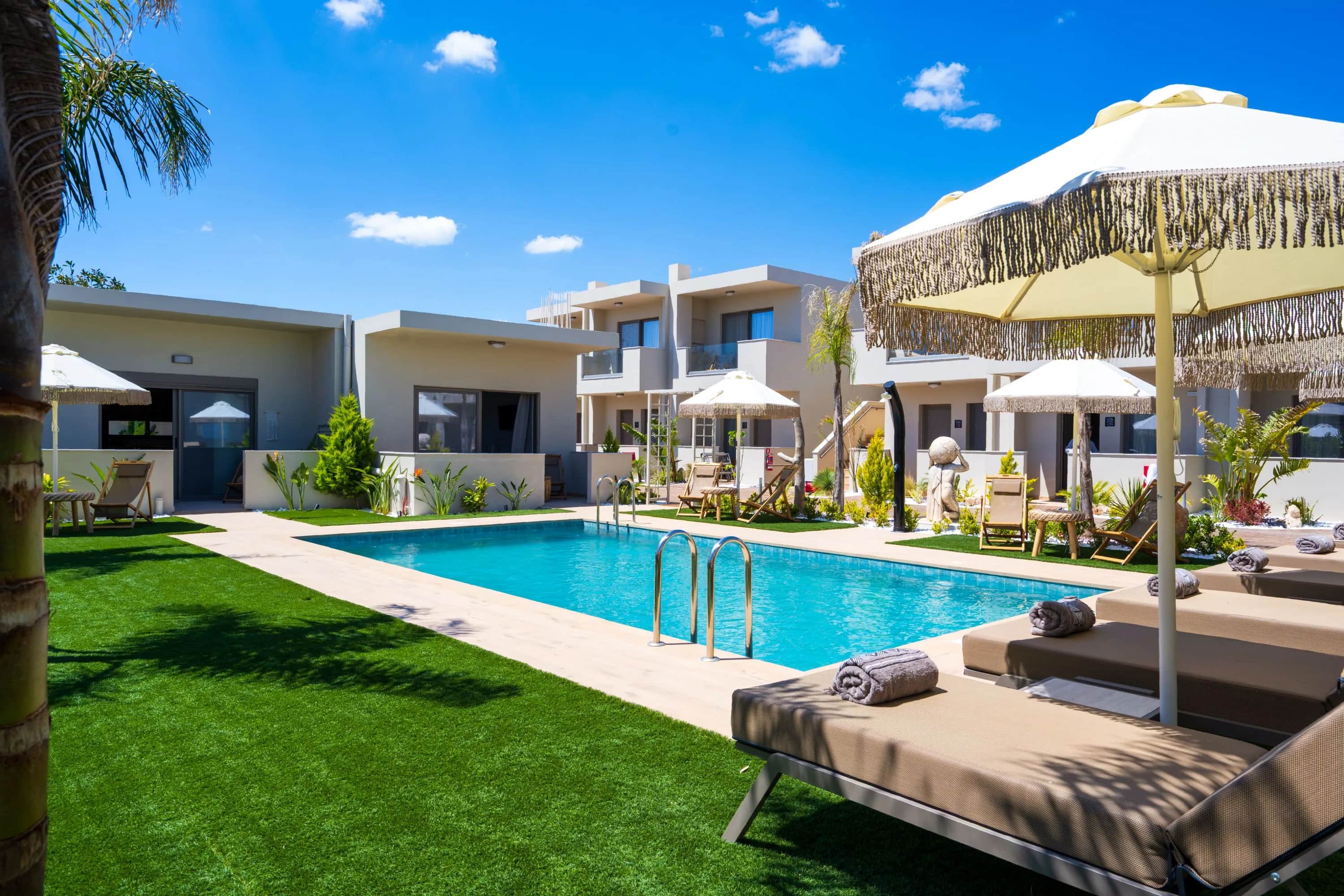 Oasis Luxury Suites-Suite with Pool Access — photo 5