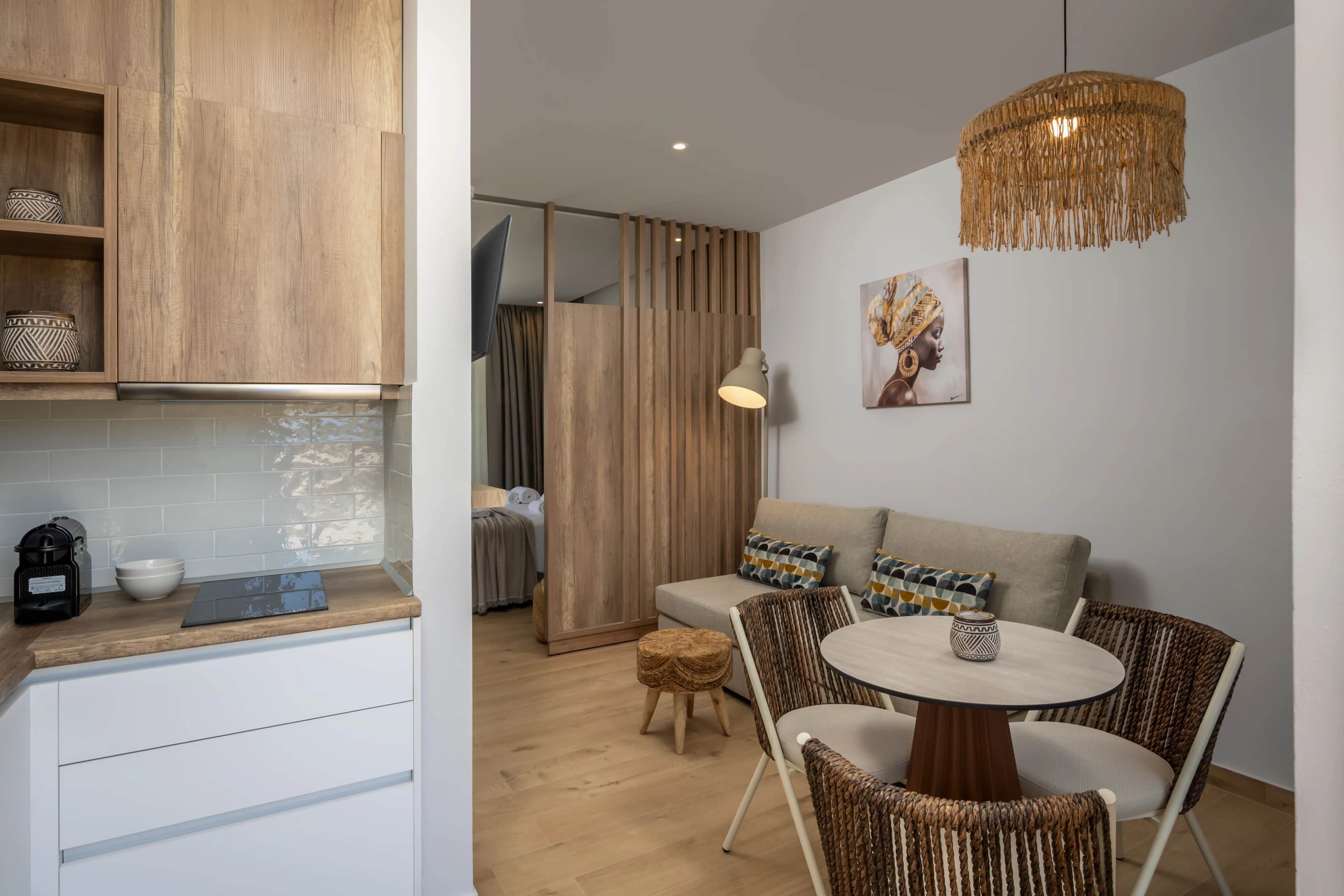Oasis Luxury Suites - River Swim-Up Suite — photo 2