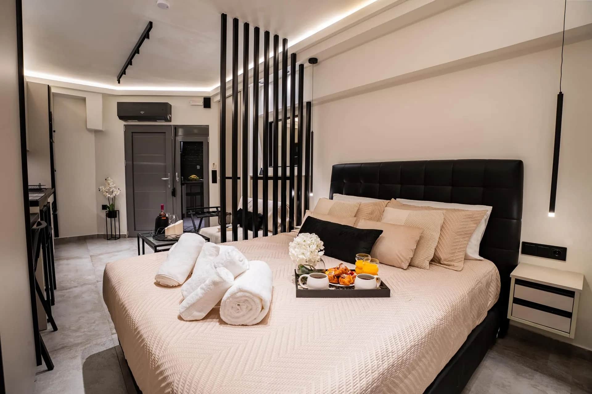 Monte Smith Luxury Suite 2 — photo 1