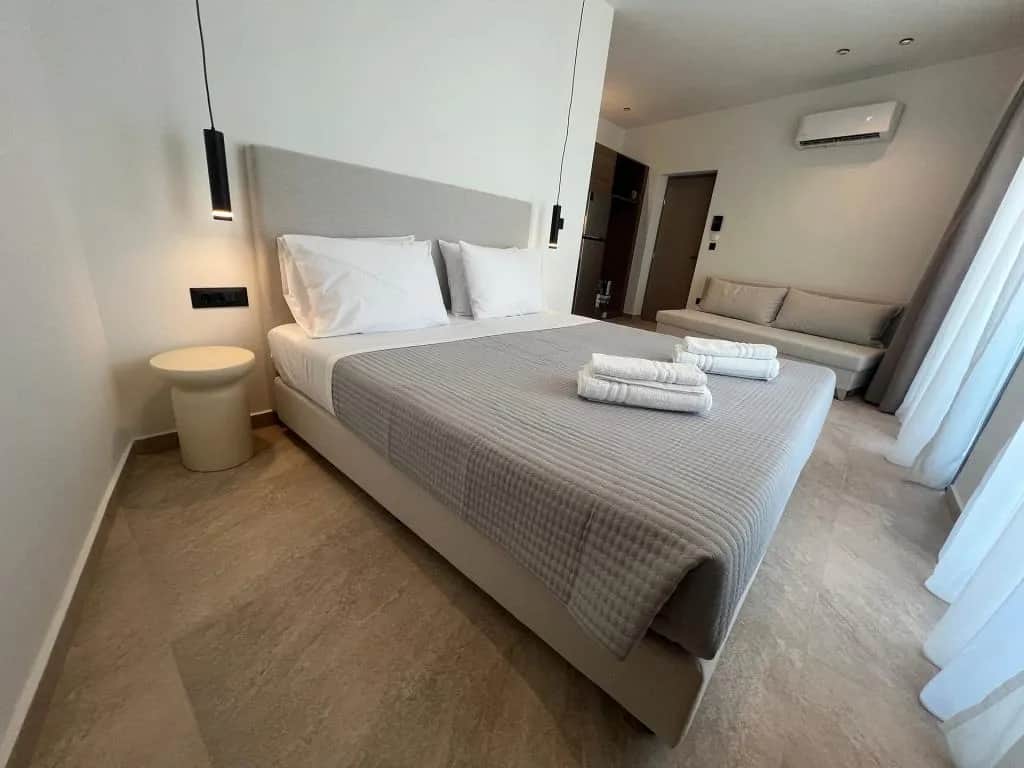 Ixia Elegance Studio 202, Rhodes City