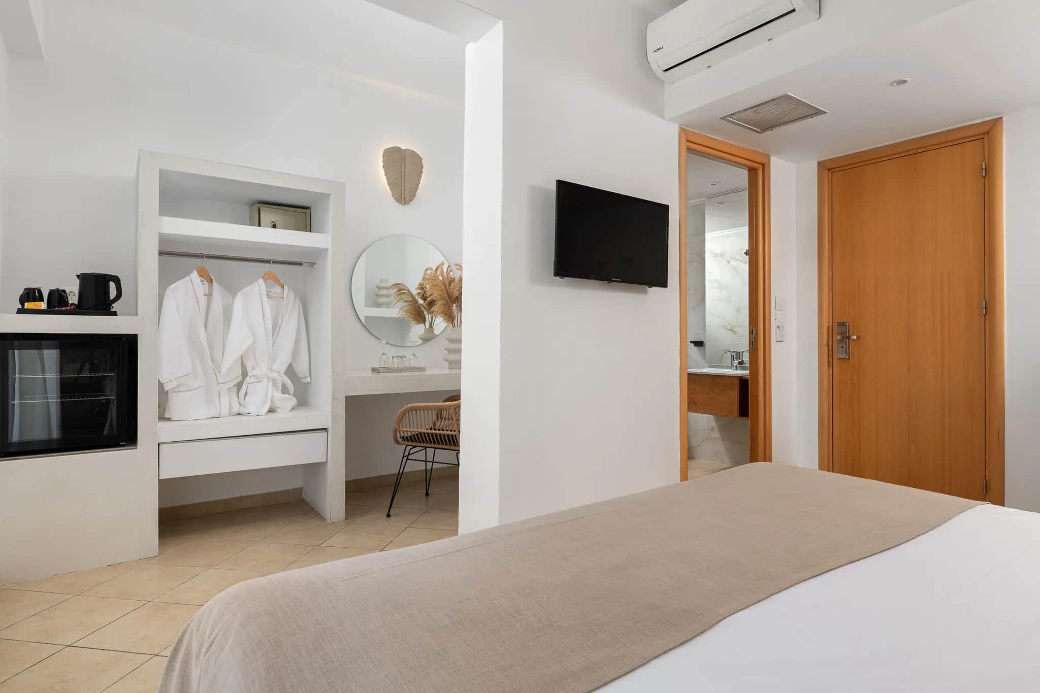 Superior Queen Room - Diana Art Boutique Hotel — photo 2