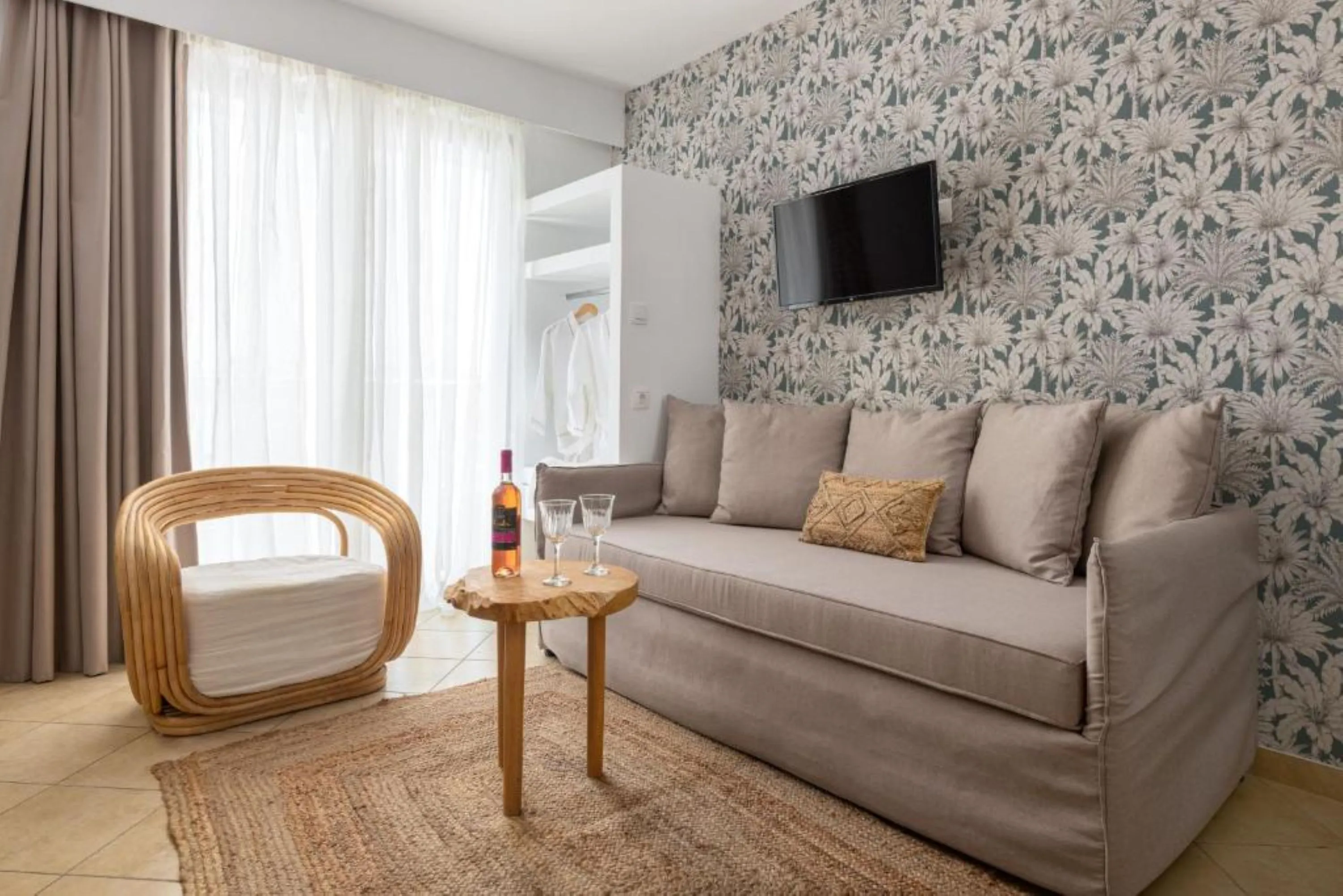Luxury Quadruple Room - Diana Art Boutique Hotel — photo 2