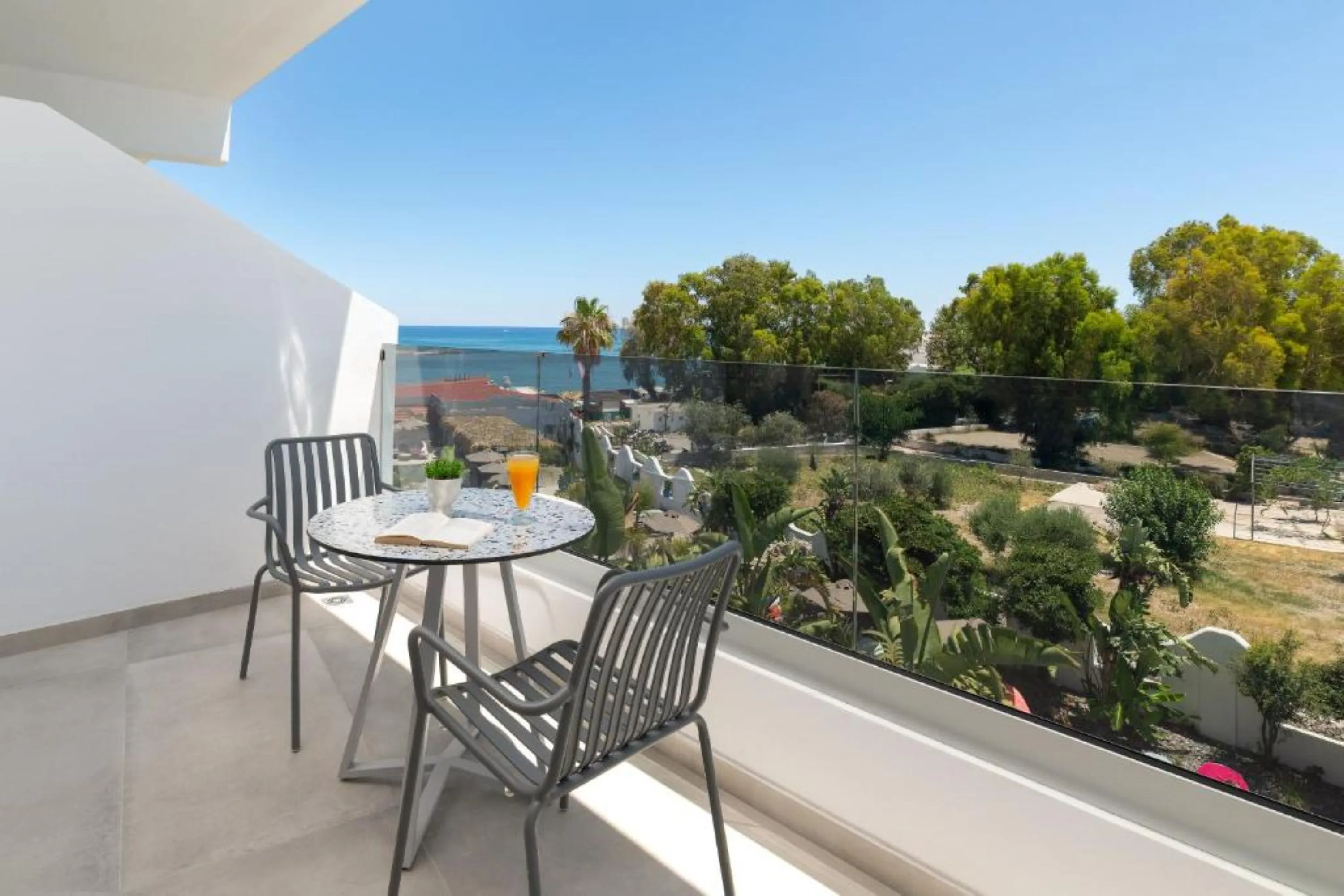 Triple with Side Sea View - Aquarius Beach Hotel — photo 5