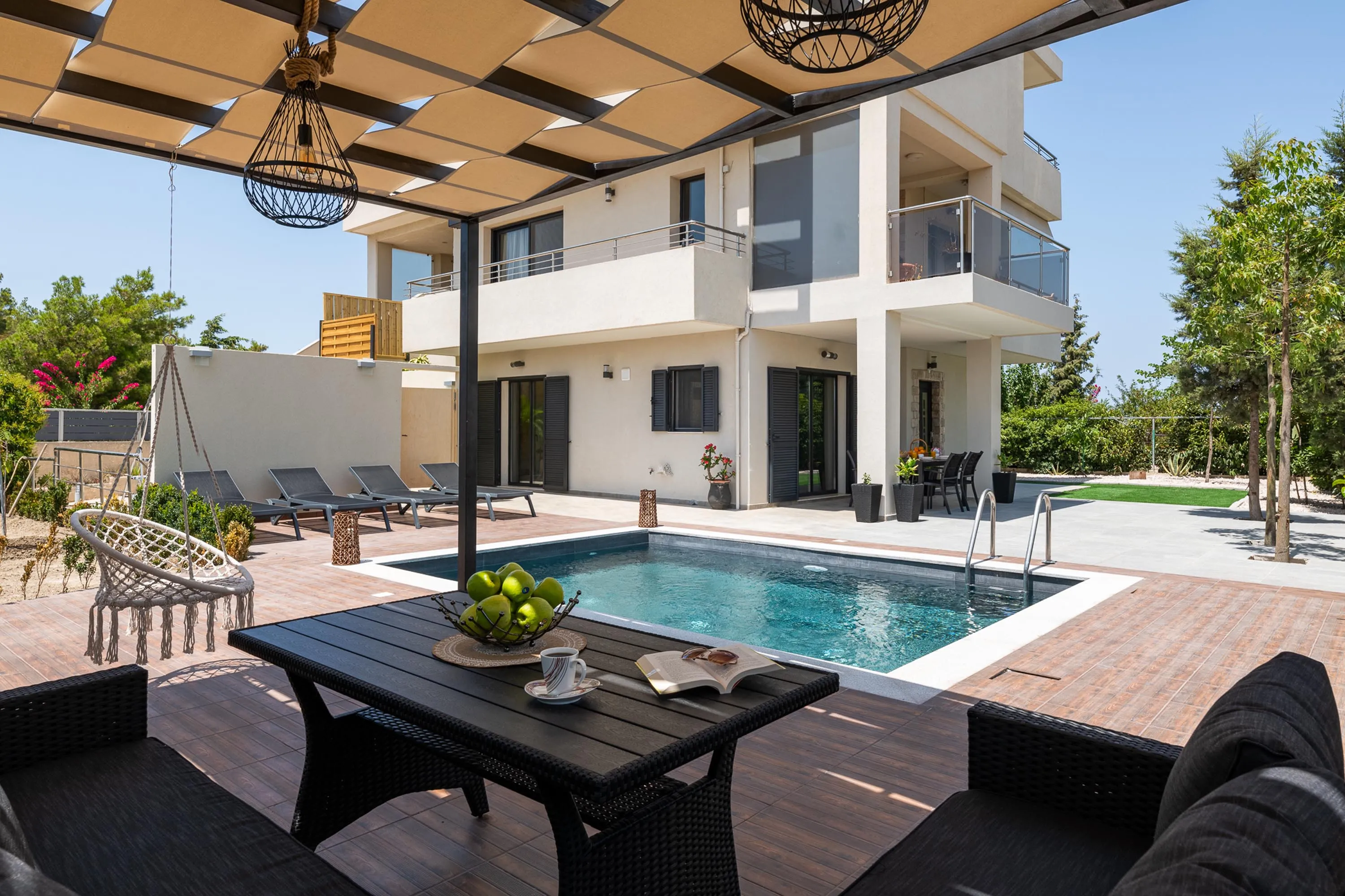 Dioni Pool House — photo 1