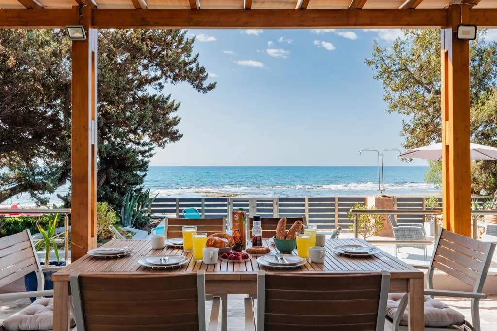Villa Perla, Pefki