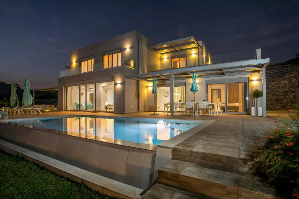 Villa Lily, Pefki