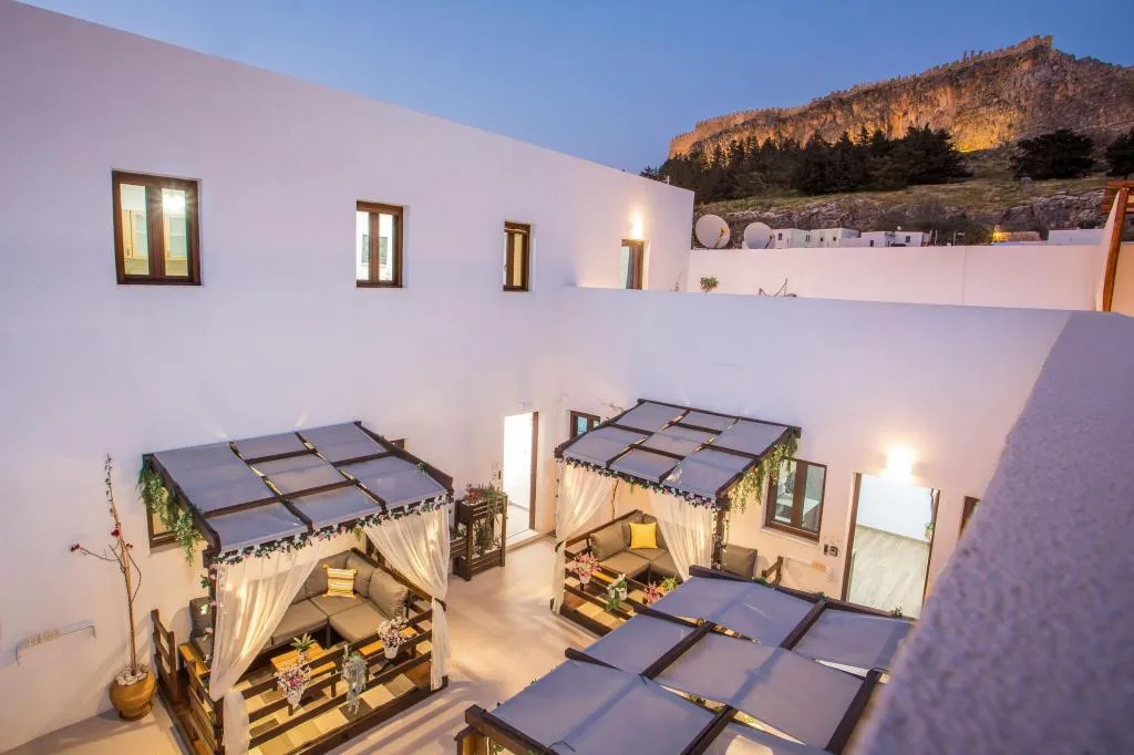 Bliss Luxury Suites - Fire, Koskinou