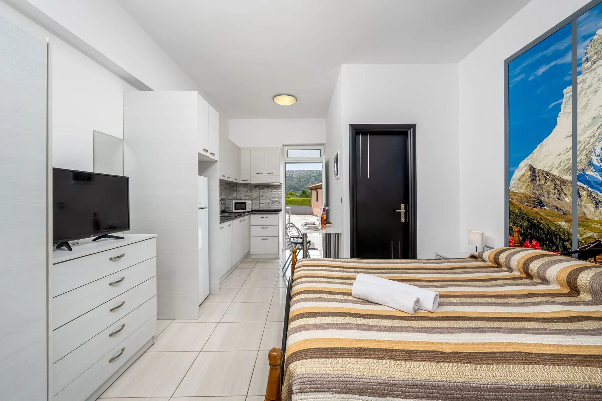 Pervolia Studios Near Airport A — photo 3