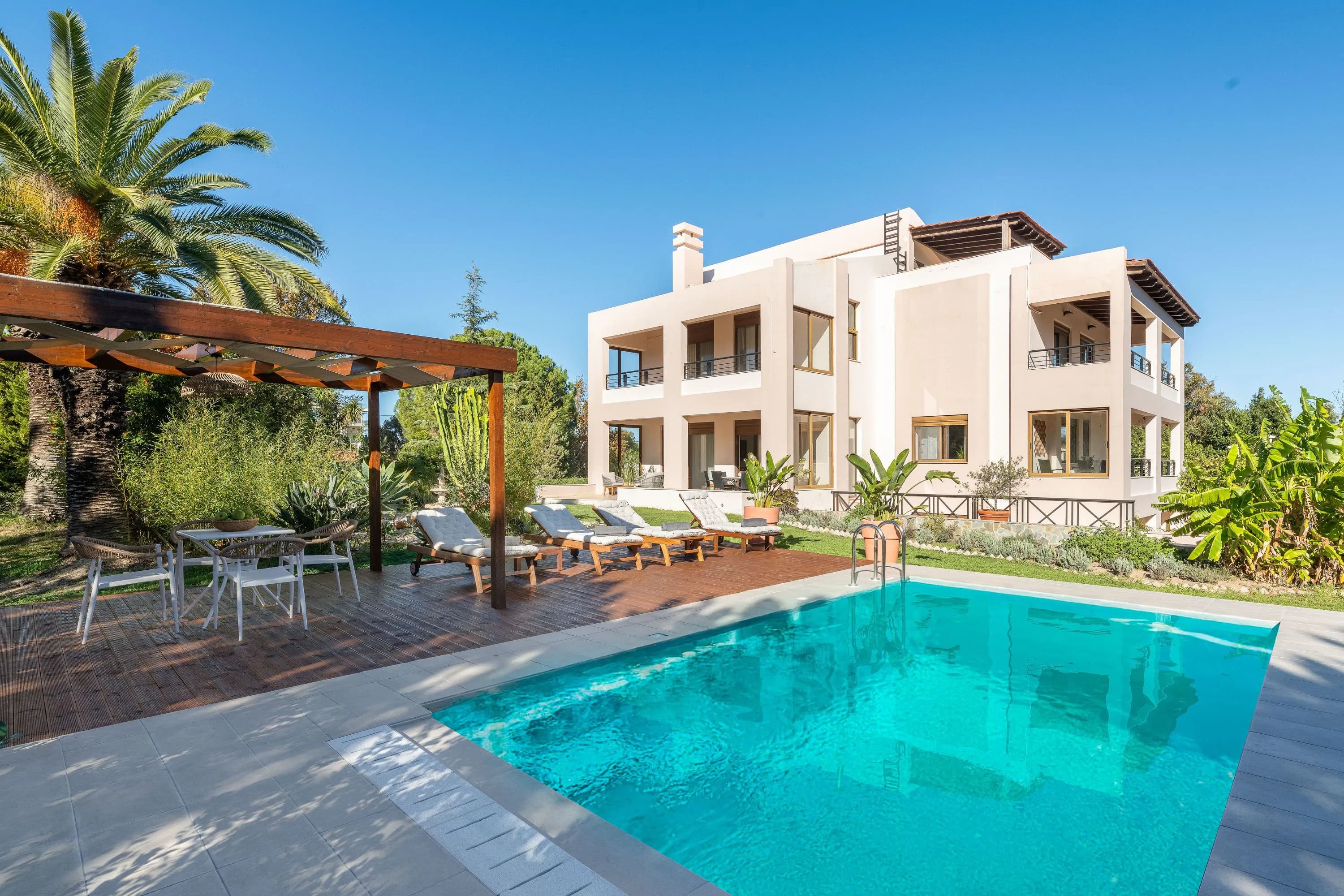 Coral Tree Luxury Villa — photo 1