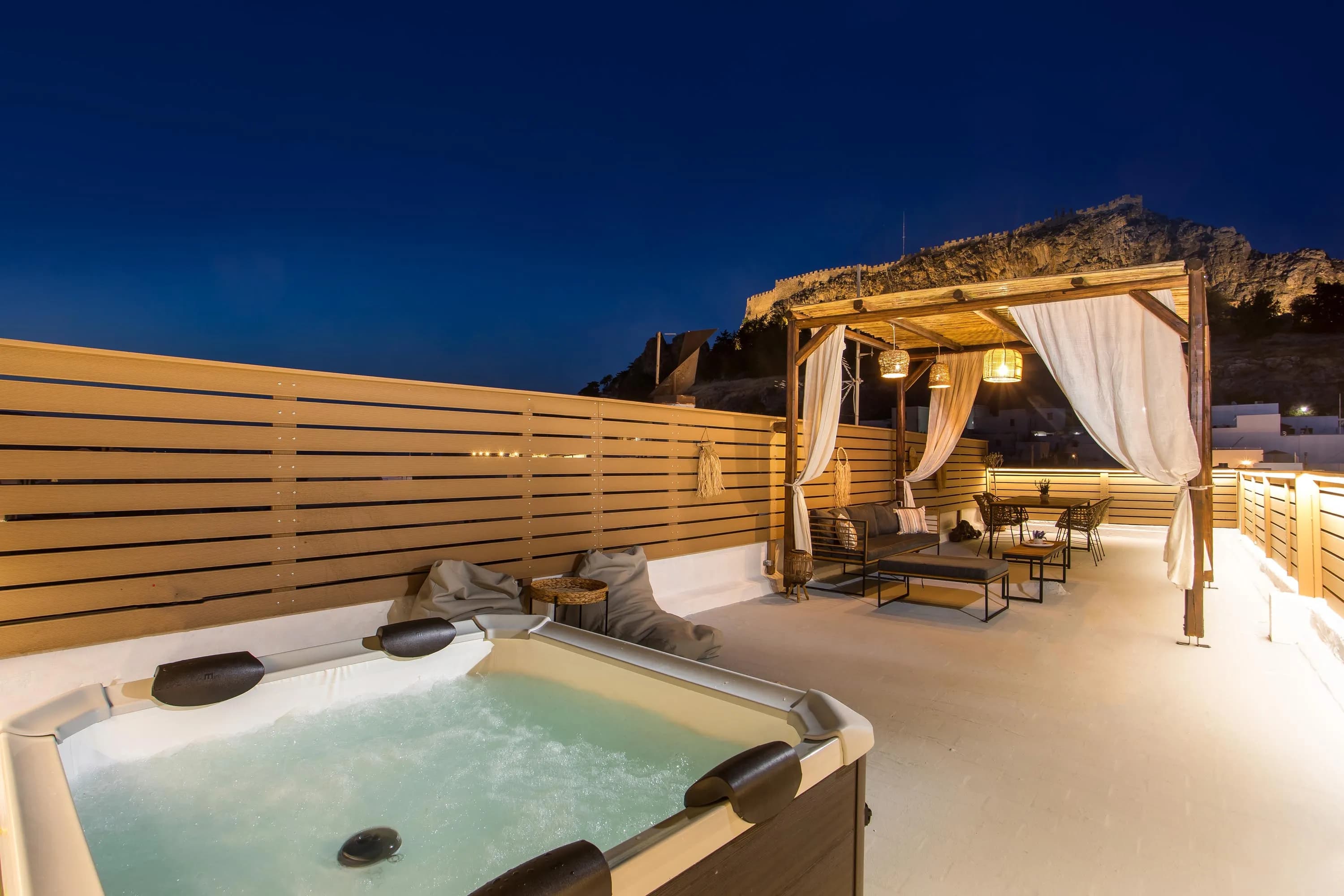 Bliss Luxury Suites - Water — photo 2