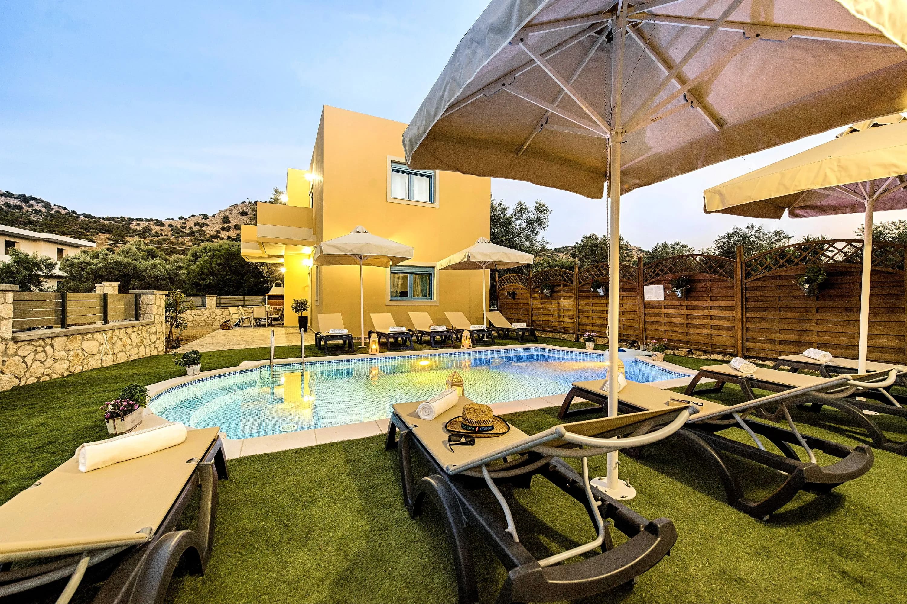 Retro Villas - Deluxe Villa with Pool — photo 4
