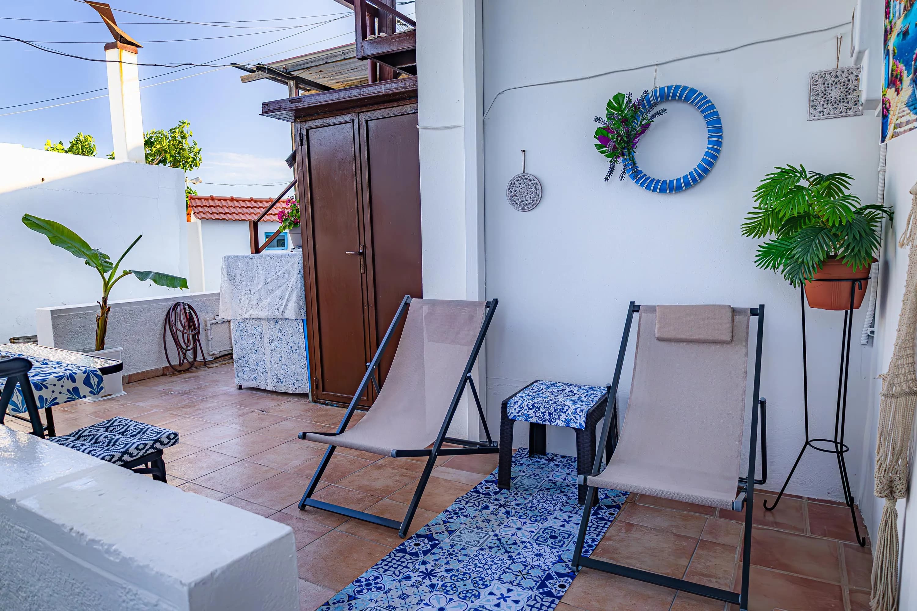 Barbara's Apartment With Private Patio — photo 1