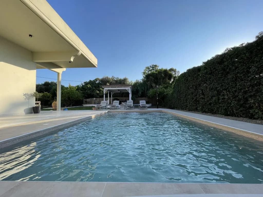 Cielo Hillside Villa, Trianda