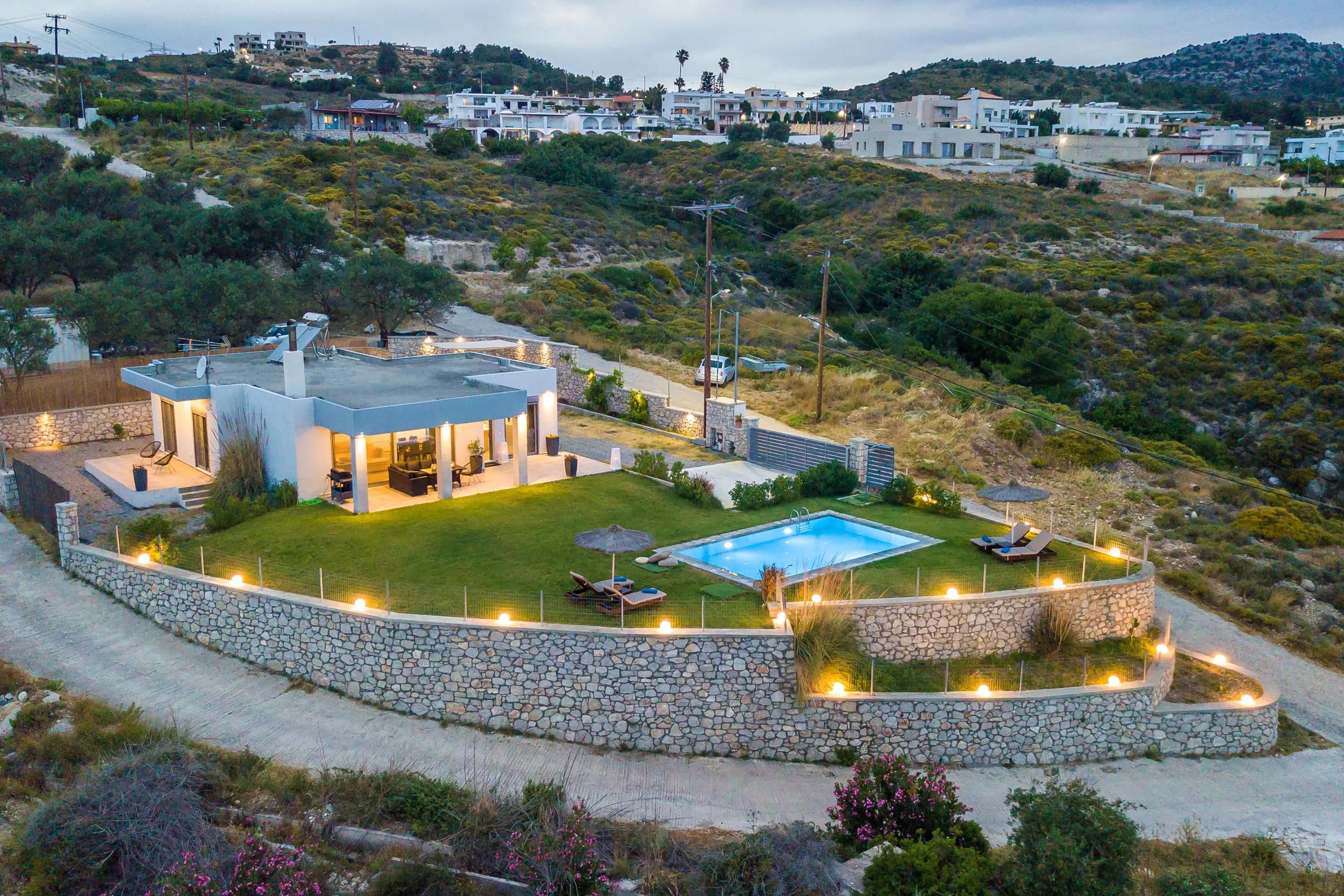 High View Villa — photo 1