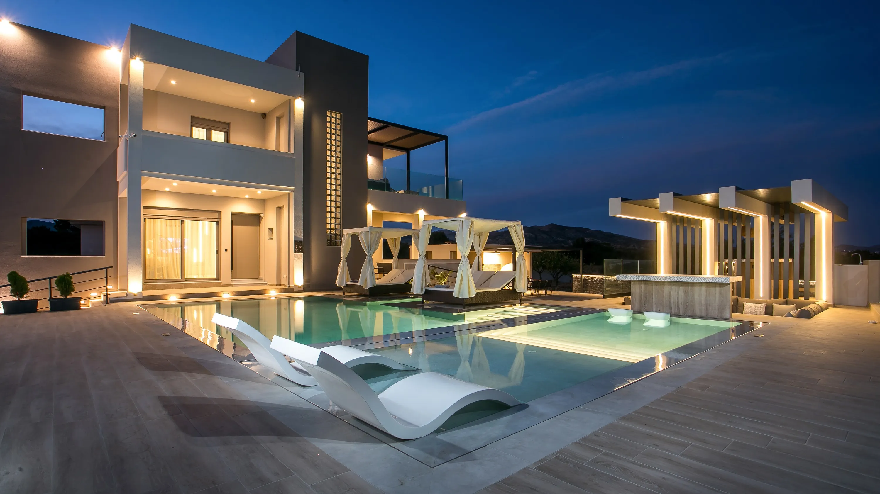 Grand Aqua Luxury Villa by Mintzi — photo 2