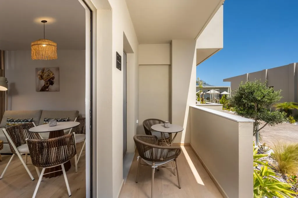 Oasis Luxury Suites - River Swim-Up Suite, Kolympia