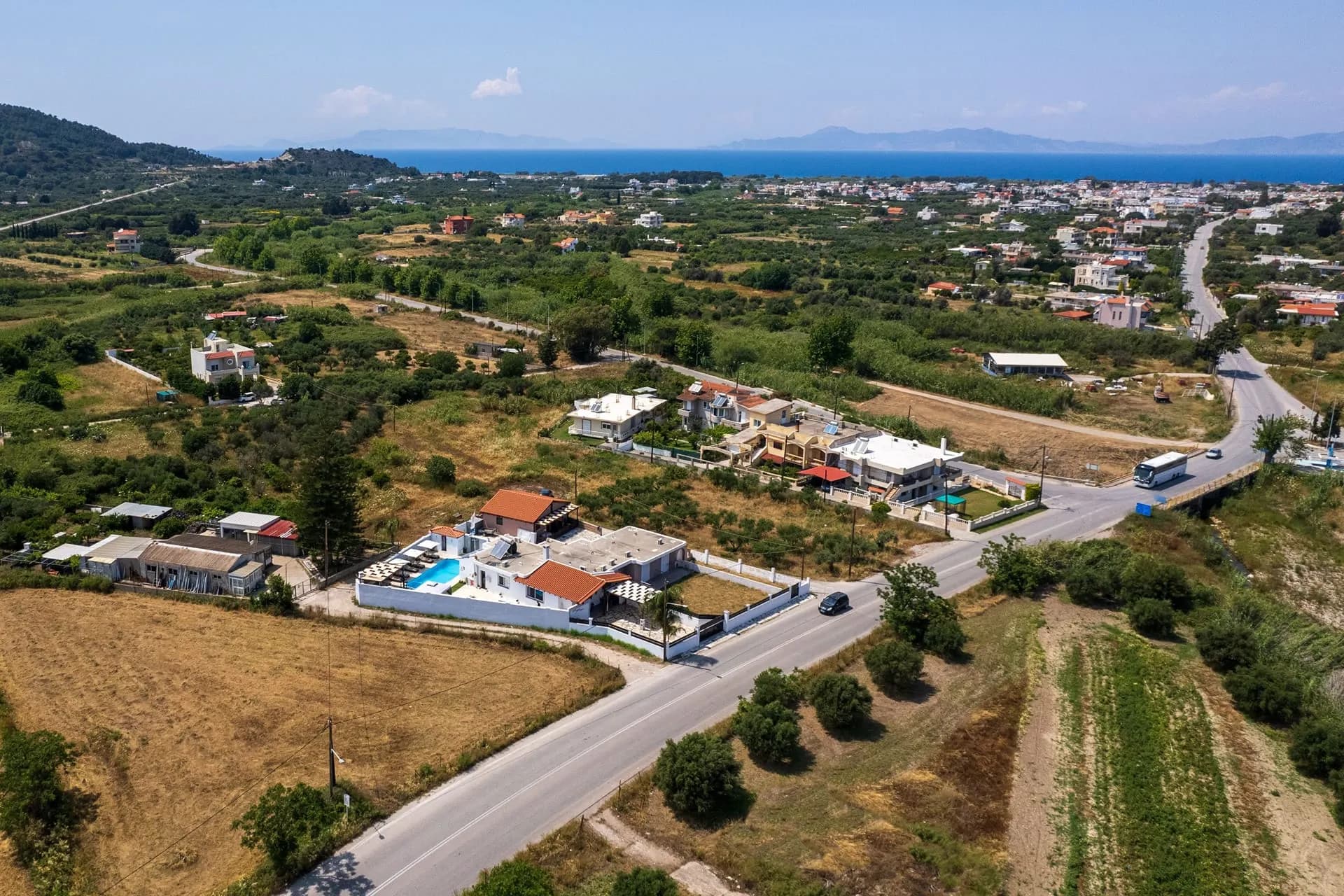 Pervolia Studios Near Airport C — photo 1