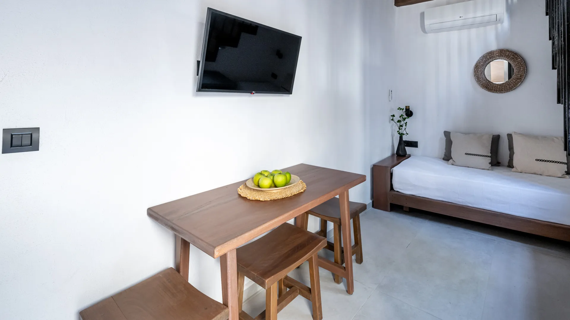 Elia Suites - Suite 5 — photo 1