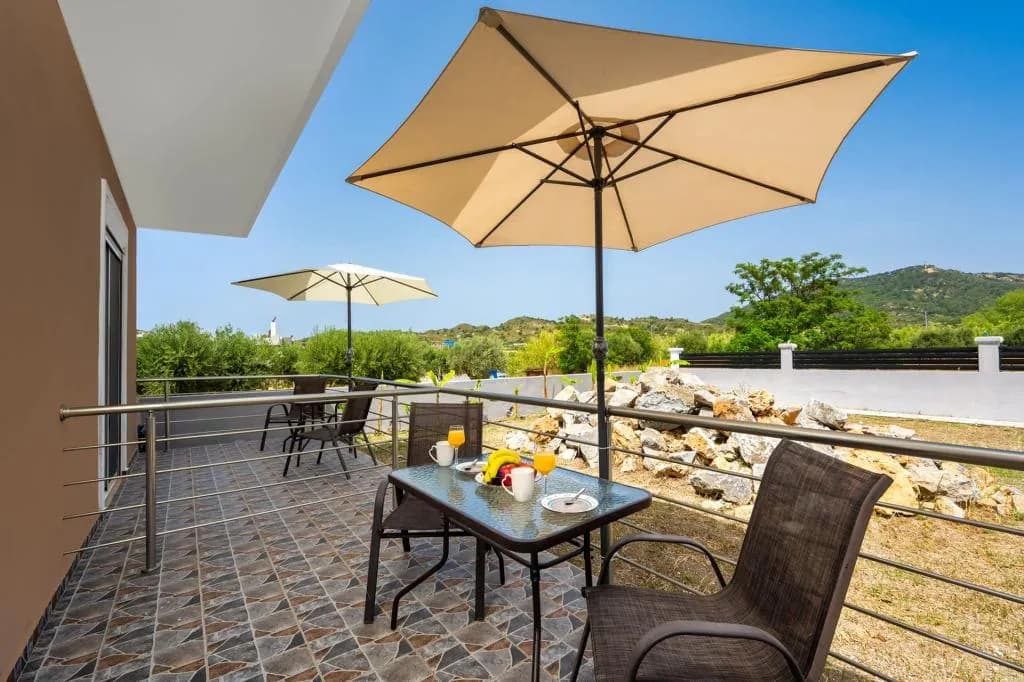 Pervolia Studios Near Airport A, Filerimos