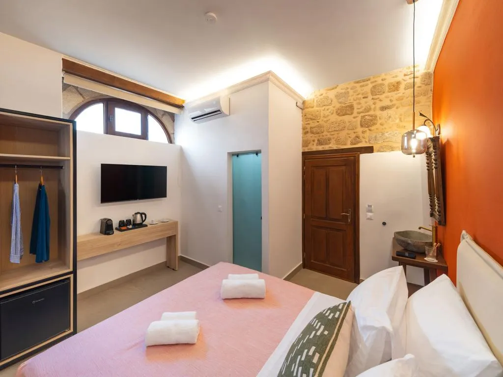 Jivaeri Luxury Suites - Iviskos Suite, Rhodes City
